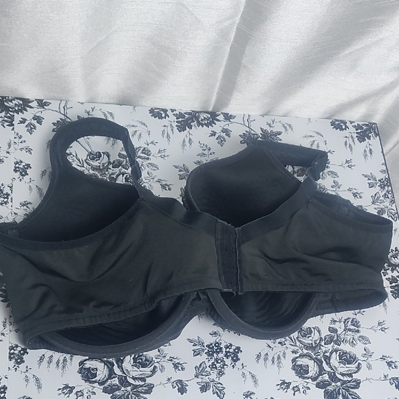 Cacique Black Bra with‎ Pink Floral Design - Picture 3 of 10